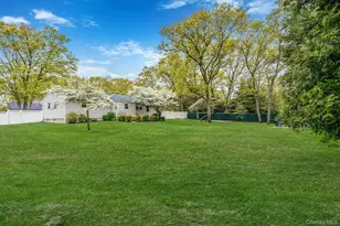 19 Pumpkin Rd, Saint James, NY 11780 - Photo 29