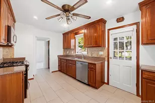 42 Beverly Rd, Yonkers, NY 10710 - Photo 17
