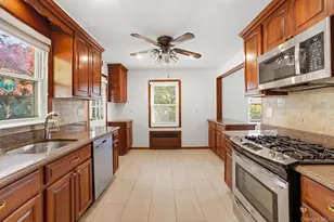 42 Beverly Rd, Yonkers, NY 10710 - Photo 15