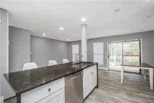 235 Ivy Meadow Ct, Middle Island, NY 11953 - Photo 7