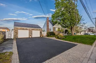 61 S Bay Ave, Massapequa, NY 11758 - Photo 7