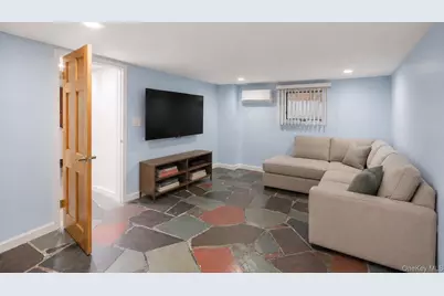 61 S Bay Avenue, Massapequa, NY 11758 - Photo 27