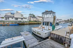 61 S Bay Ave, Massapequa, NY 11758 - Photo 35