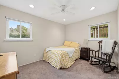 164 Rosemont Avenue, Farmingville, NY 11738 - Photo 23