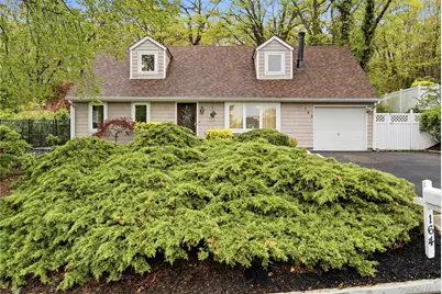 164 Rosemont Avenue, Farmingville, NY 11738 - Photo 5