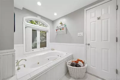 164 Rosemont Avenue, Farmingville, NY 11738 - Photo 29
