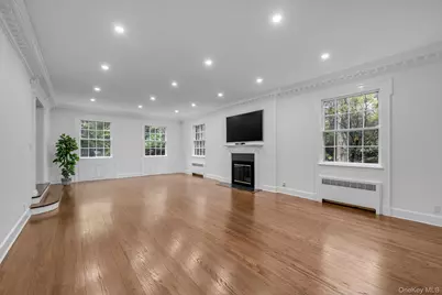 10 Hidden Pond, Glen Head, NY 11545 - Photo 5