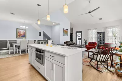 32 Michael Lane, East Islip, NY 11730 - Photo 5