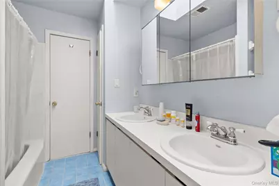 129 Beecher Avenue Extension, East Islip, NY 11730 - Photo 11