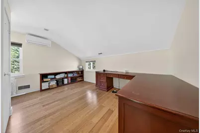 77 Merrivale Road, Great Neck, NY 11020 - Photo 21
