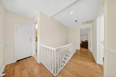 77 Merrivale Road, Great Neck, NY 11020 - Photo 25