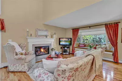 9 Ernest Court, Kings Park, NY 11754 - Photo 7