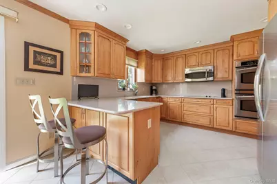 1076 Melissa Lane, North Bellmore, NY 11710 - Photo 7