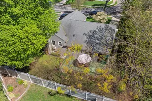 1076 Melissa Ln, North Bellmore, NY 11710 - Photo 27