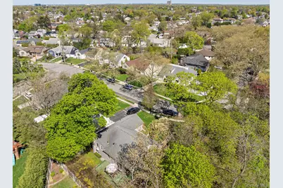 1076 Melissa Lane, North Bellmore, NY 11710 - Photo 25