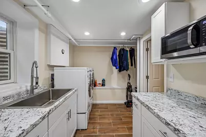20 Arizona Avenue, Rockville Centre, NY 11570 - Photo 35