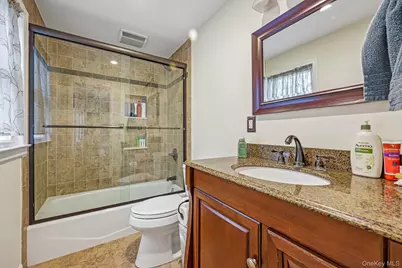 20 Arizona Avenue, Rockville Centre, NY 11570 - Photo 25