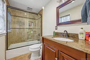 20 Arizona Ave, Rockville Centre, NY 11570 - Photo 25