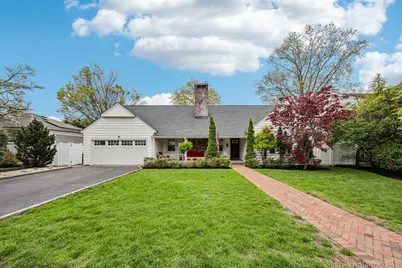 20 Arizona Avenue, Rockville Centre, NY 11570 - Photo 1