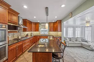 20 Arizona Ave, Rockville Centre, NY 11570 - Photo 13