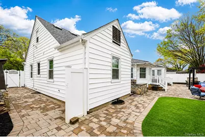20 Arizona Avenue, Rockville Centre, NY 11570 - Photo 39
