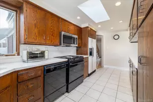49 Park Ave, Malverne, NY 11565 - Photo 9