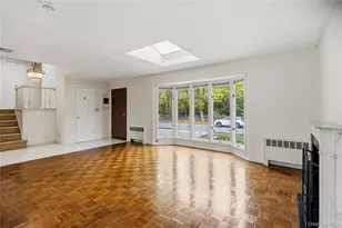 39 Morris Dr, Syosset, NY 11791 - Photo 5