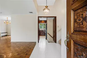 39 Morris Dr, Syosset, NY 11791 - Photo 3