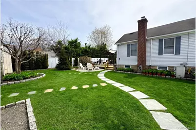 174 Trouville Road, Copiague, NY 11726 - Photo 11