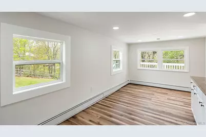 905 N Quaker Lane, Staatsburg, NY 12580 - Photo 11