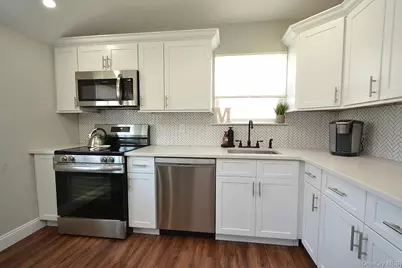 3117 Newport Avenue, Medford, NY 11763 - Photo 7