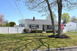 3117 Newport Ave, Medford, NY 11763 - Photo 3