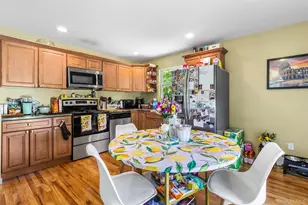 49 Oakdale Ave, Patchogue, NY 11772 - Photo 9