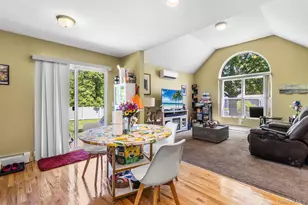 49 Oakdale Ave, Patchogue, NY 11772 - Photo 11