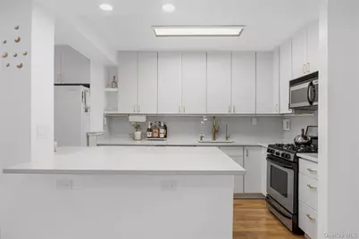 377 Westchester Ave #APT 6J, Port Chester, NY 10573 - Photo 5