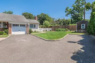 14 Harbor Ln, Glen Head, NY 11545 - Photo 3