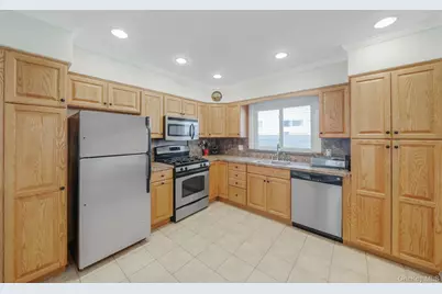 558 E Walnut Street, Long Beach, NY 11561 - Photo 33
