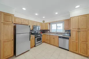558 E Walnut St, Long Beach, NY 11561 - Photo 33