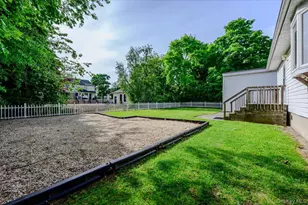 40 Deforest Ave, West Islip, NY 11795 - Photo 29