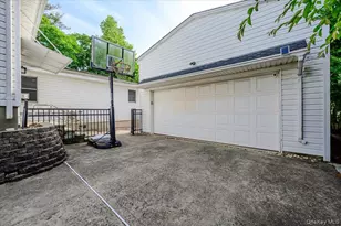 40 Deforest Ave, West Islip, NY 11795 - Photo 31