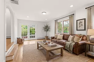 2 W Oak Hill Dr, Oyster Bay, NY 11771 - Photo 15