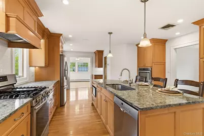 2 W Oak Hill Drive, Oyster Bay, NY 11771 - Photo 9