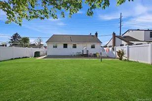 10 Gardner Ave, Hicksville, NY 11801 - Photo 29