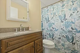 10 Gardner Ave, Hicksville, NY 11801 - Photo 17