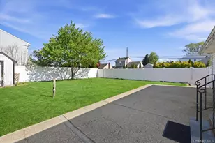 10 Gardner Ave, Hicksville, NY 11801 - Photo 25