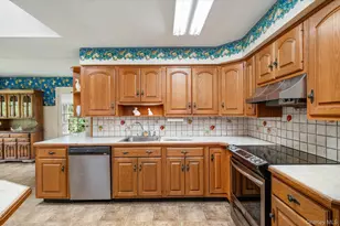 108 Charles St, Mineola, NY 11501 - Photo 13