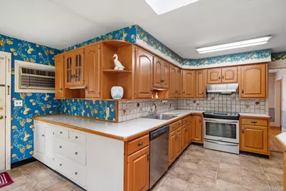 108 Charles Street, Mineola, NY 11501 - Photo 11