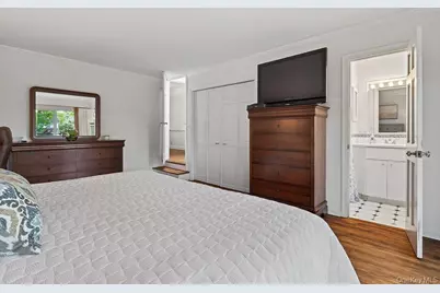 1061 Clay Avenue, Pelham, NY 10803 - Photo 13