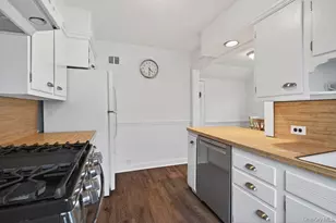 1061 Clay Ave, Pelham, NY 10803 - Photo 23