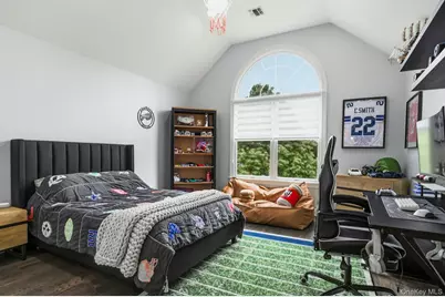 127 Elmwood Drive, Dix Hills, NY 11746 - Photo 35
